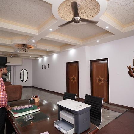 Hotel Lecston @Yashobhoomi Dwarka Sector - 25 Metro Station Delhi  Eksteriør billede