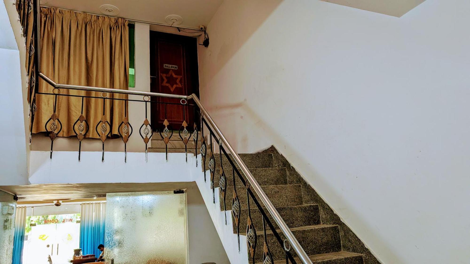 Hotel Lecston @Yashobhoomi Dwarka Sector - 25 Metro Station Delhi  Eksteriør billede