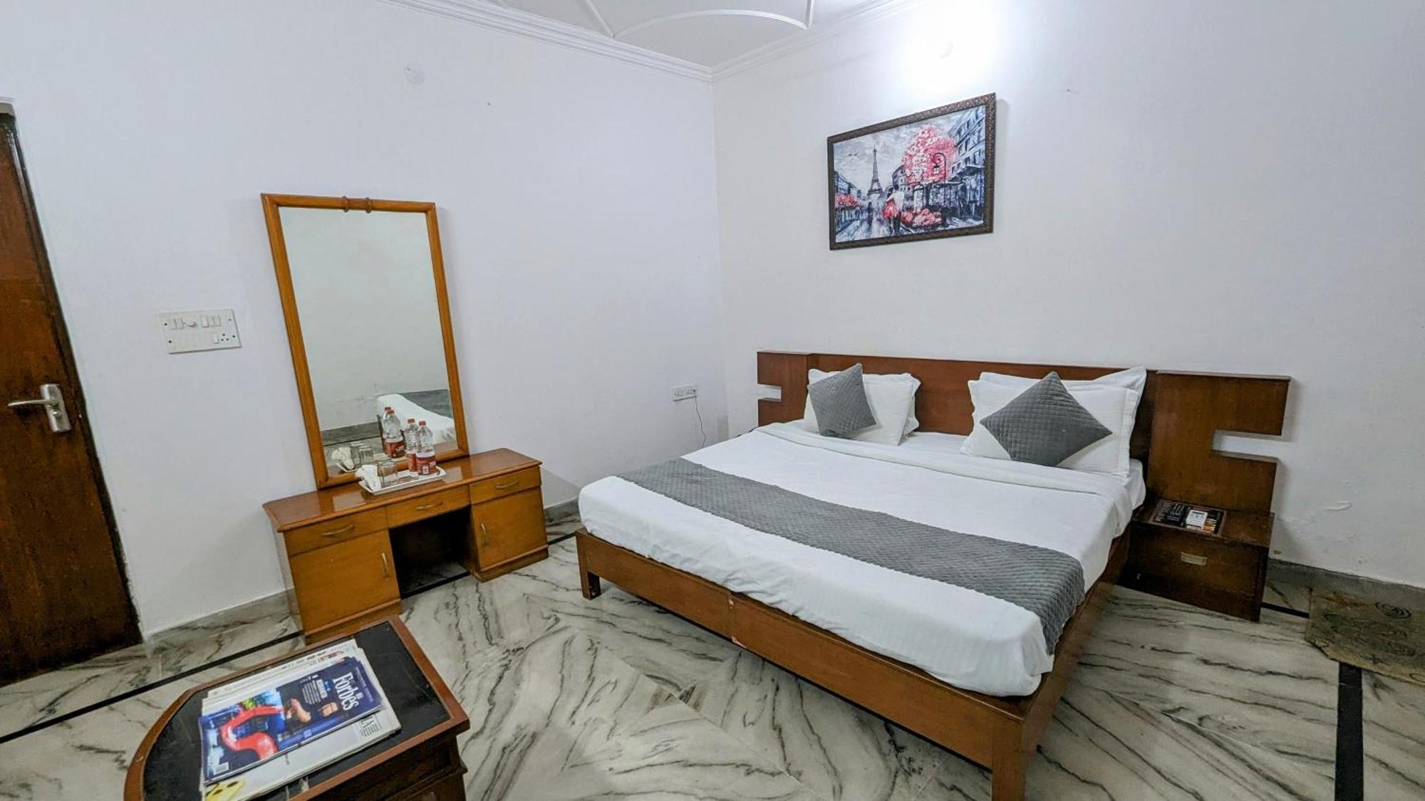 Hotel Lecston @Yashobhoomi Dwarka Sector - 25 Metro Station Delhi  Eksteriør billede