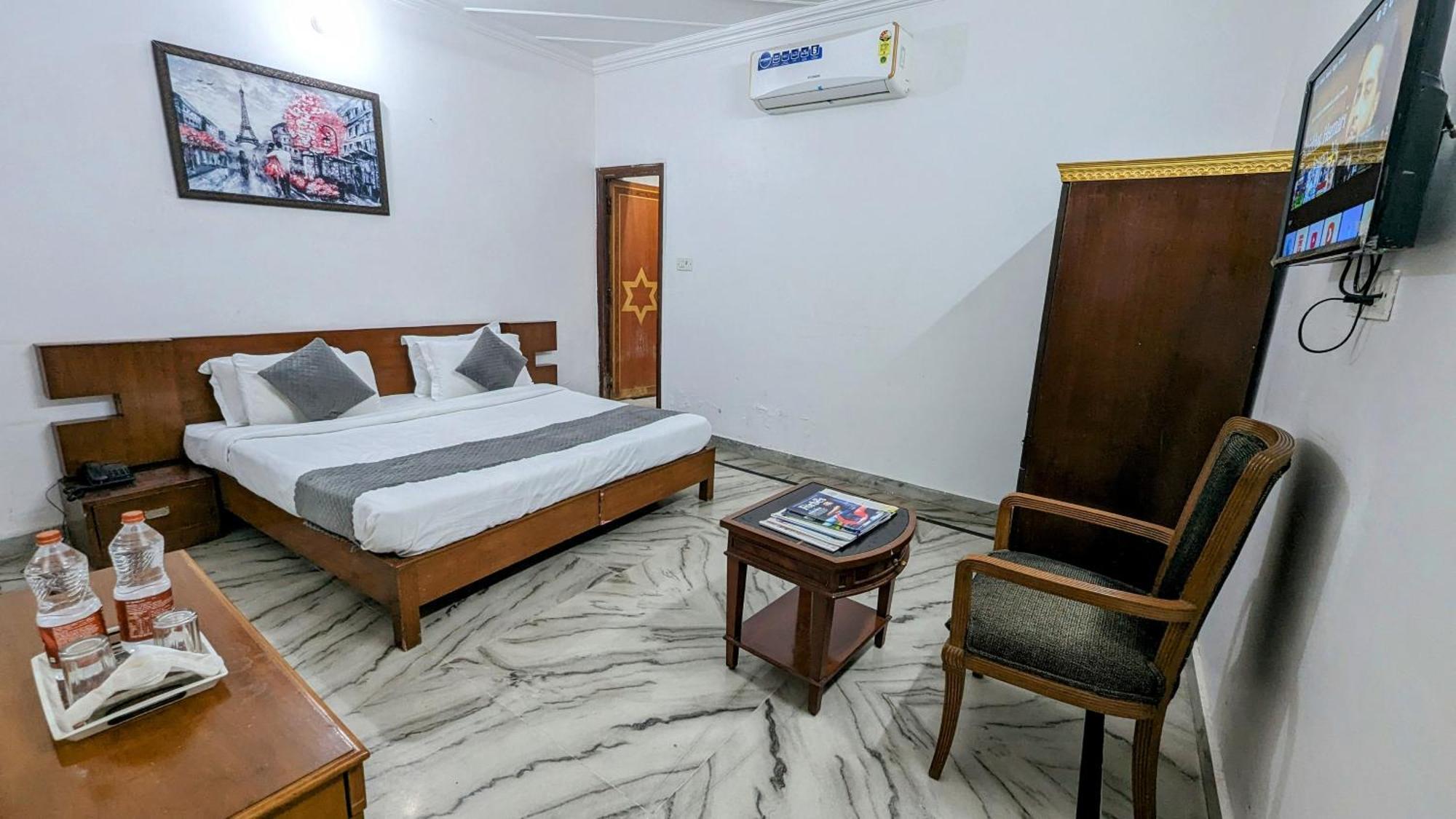 Hotel Lecston @Yashobhoomi Dwarka Sector - 25 Metro Station Delhi  Eksteriør billede