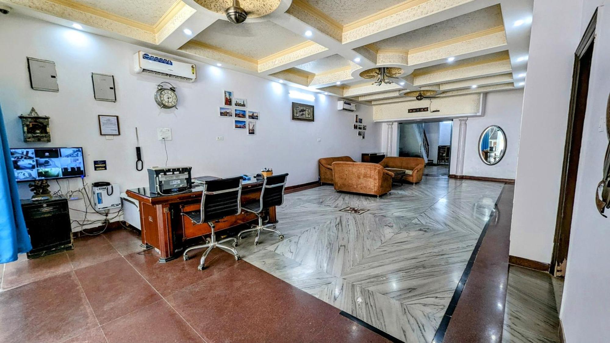 Hotel Lecston @Yashobhoomi Dwarka Sector - 25 Metro Station Delhi  Eksteriør billede