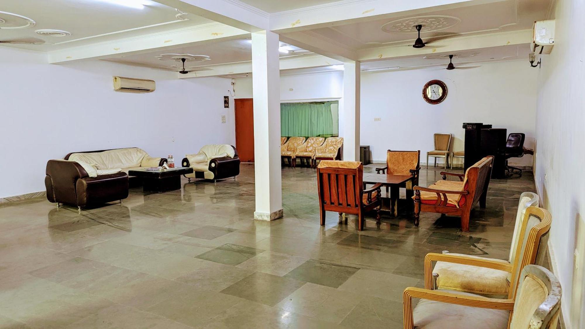 Hotel Lecston @Yashobhoomi Dwarka Sector - 25 Metro Station Delhi  Eksteriør billede