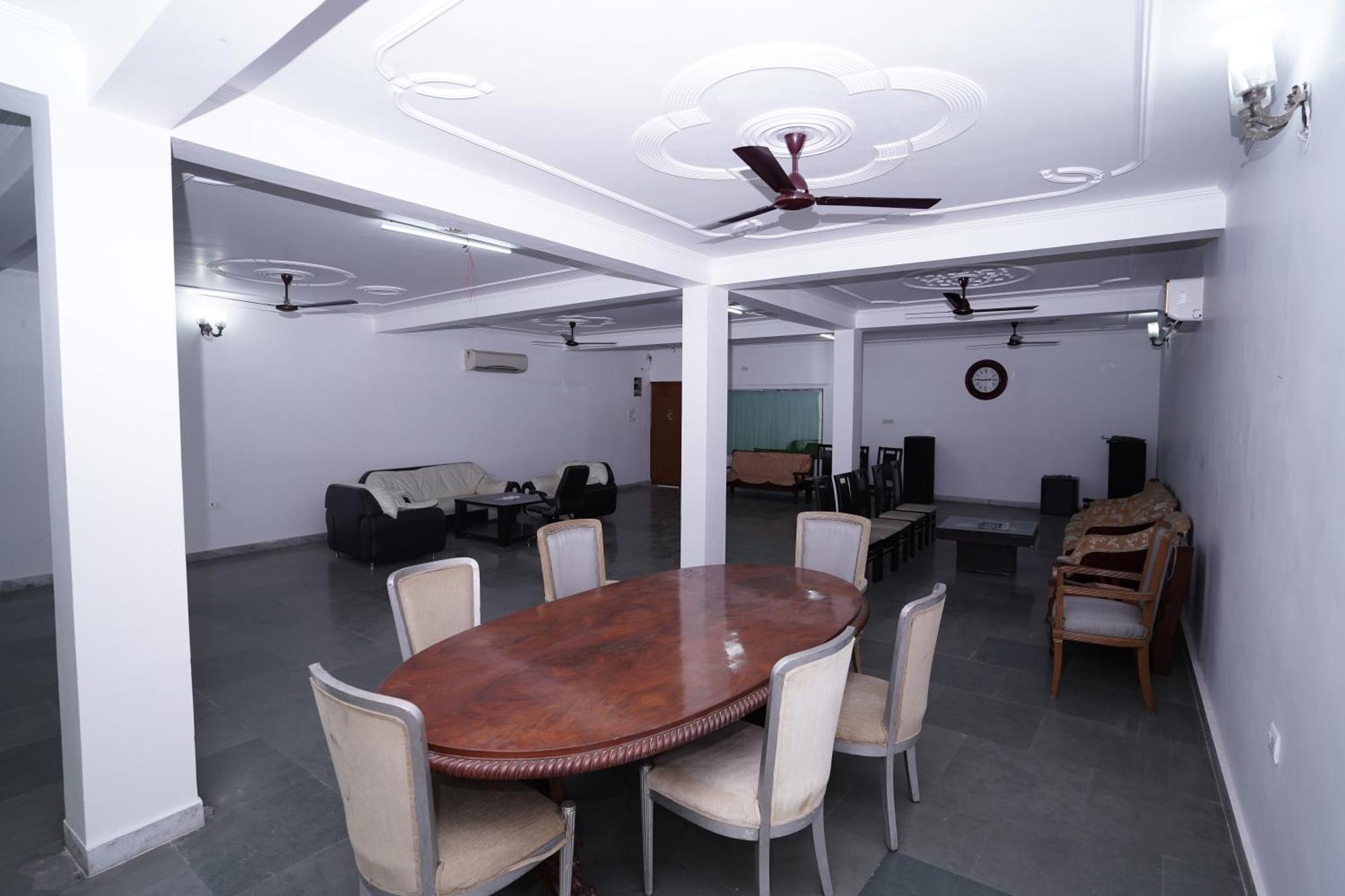 Hotel Lecston @Yashobhoomi Dwarka Sector - 25 Metro Station Delhi  Eksteriør billede