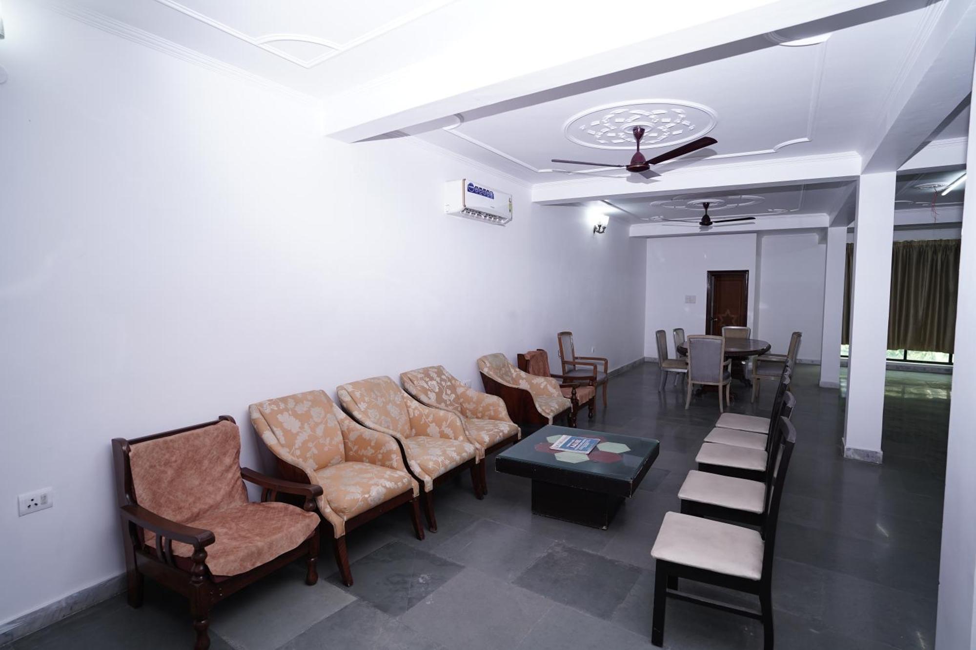 Hotel Lecston @Yashobhoomi Dwarka Sector - 25 Metro Station Delhi  Eksteriør billede