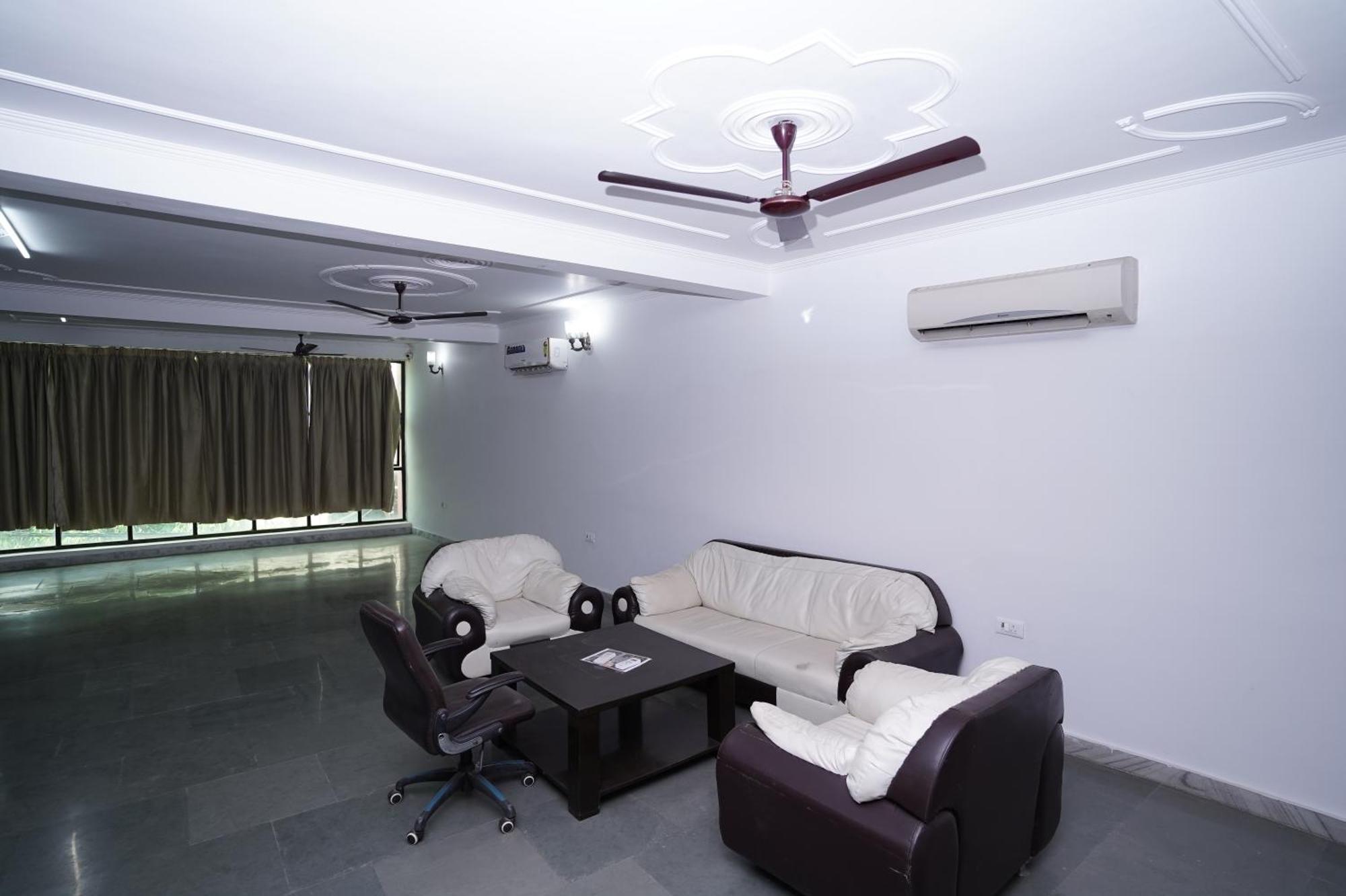 Hotel Lecston @Yashobhoomi Dwarka Sector - 25 Metro Station Delhi  Eksteriør billede