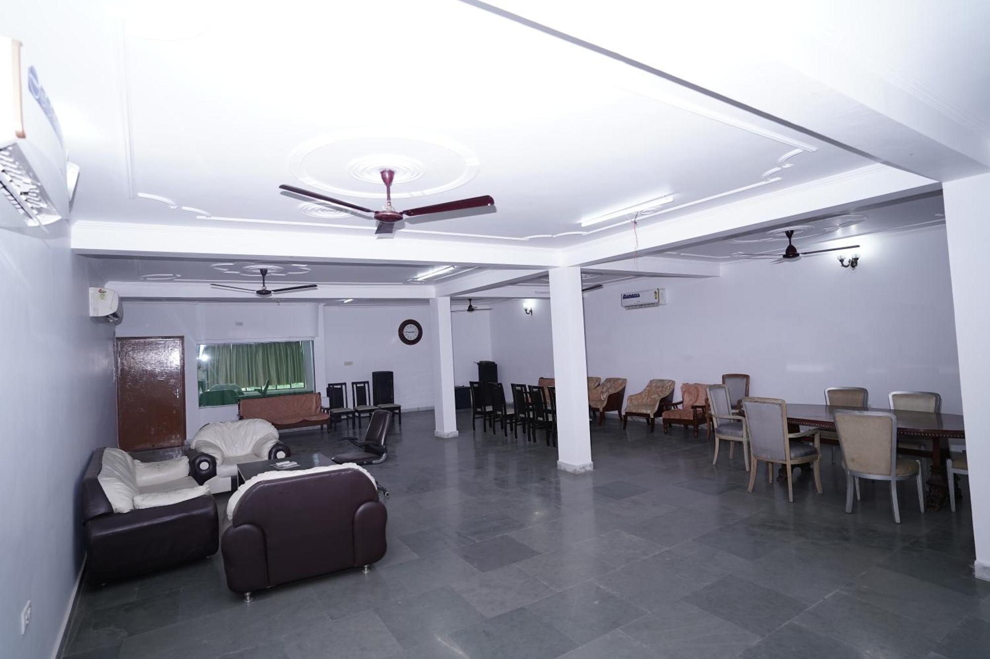 Hotel Lecston @Yashobhoomi Dwarka Sector - 25 Metro Station Delhi  Eksteriør billede