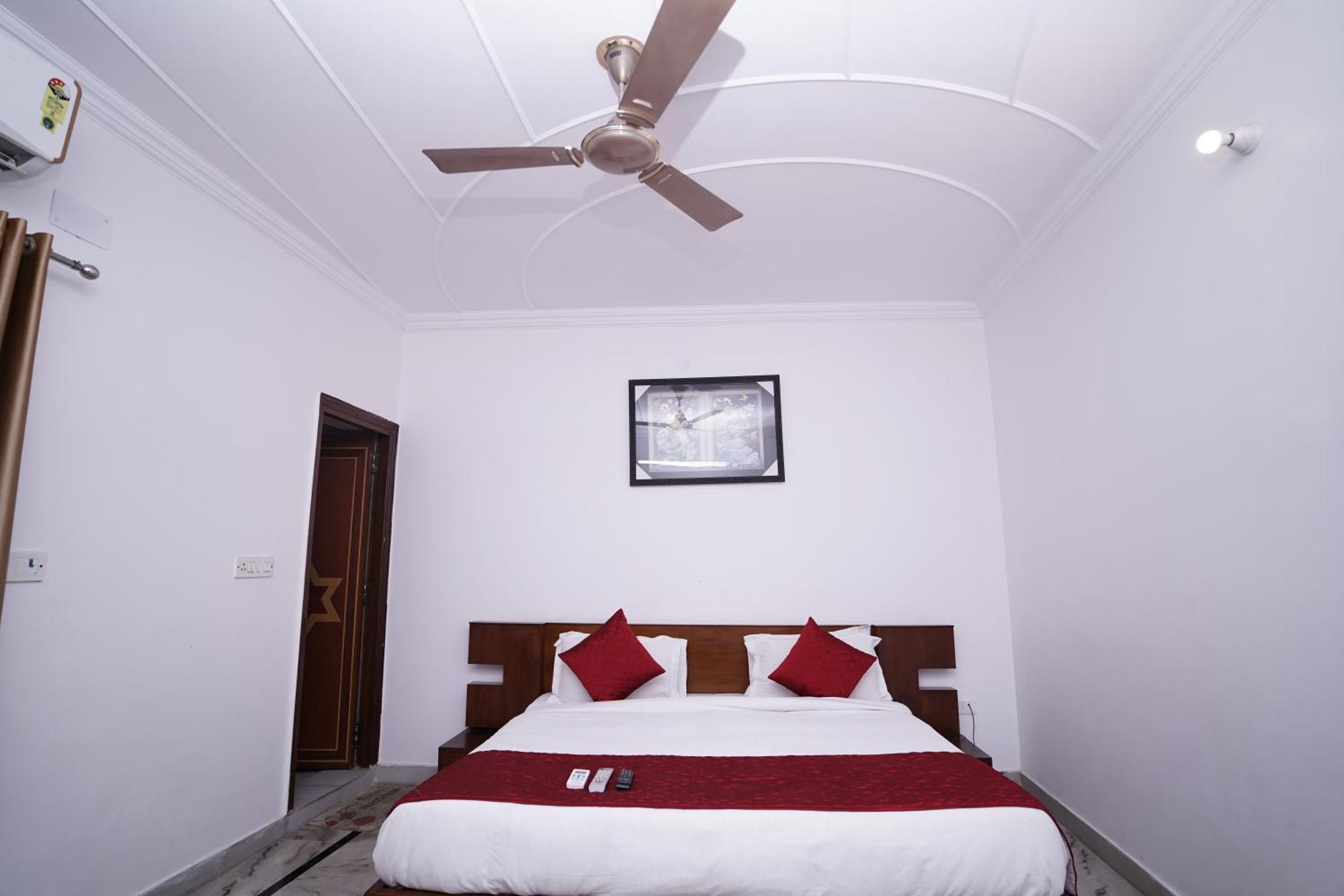 Hotel Lecston @Yashobhoomi Dwarka Sector - 25 Metro Station Delhi  Eksteriør billede